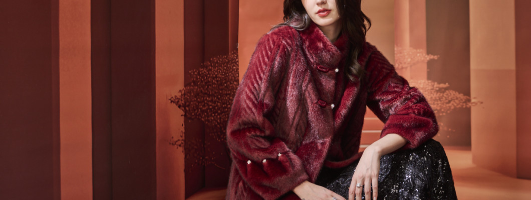 衣櫥管家｜ 年末派對穿搭提案｜皮草 × 亮彩 × BLING，剛剛好的存在感