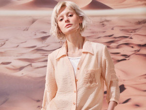 衣櫥管家｜  忽冷忽熱的天氣｜今年流行這種襯衫穿搭